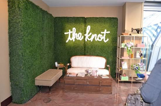 The Knot Lounge April 2014